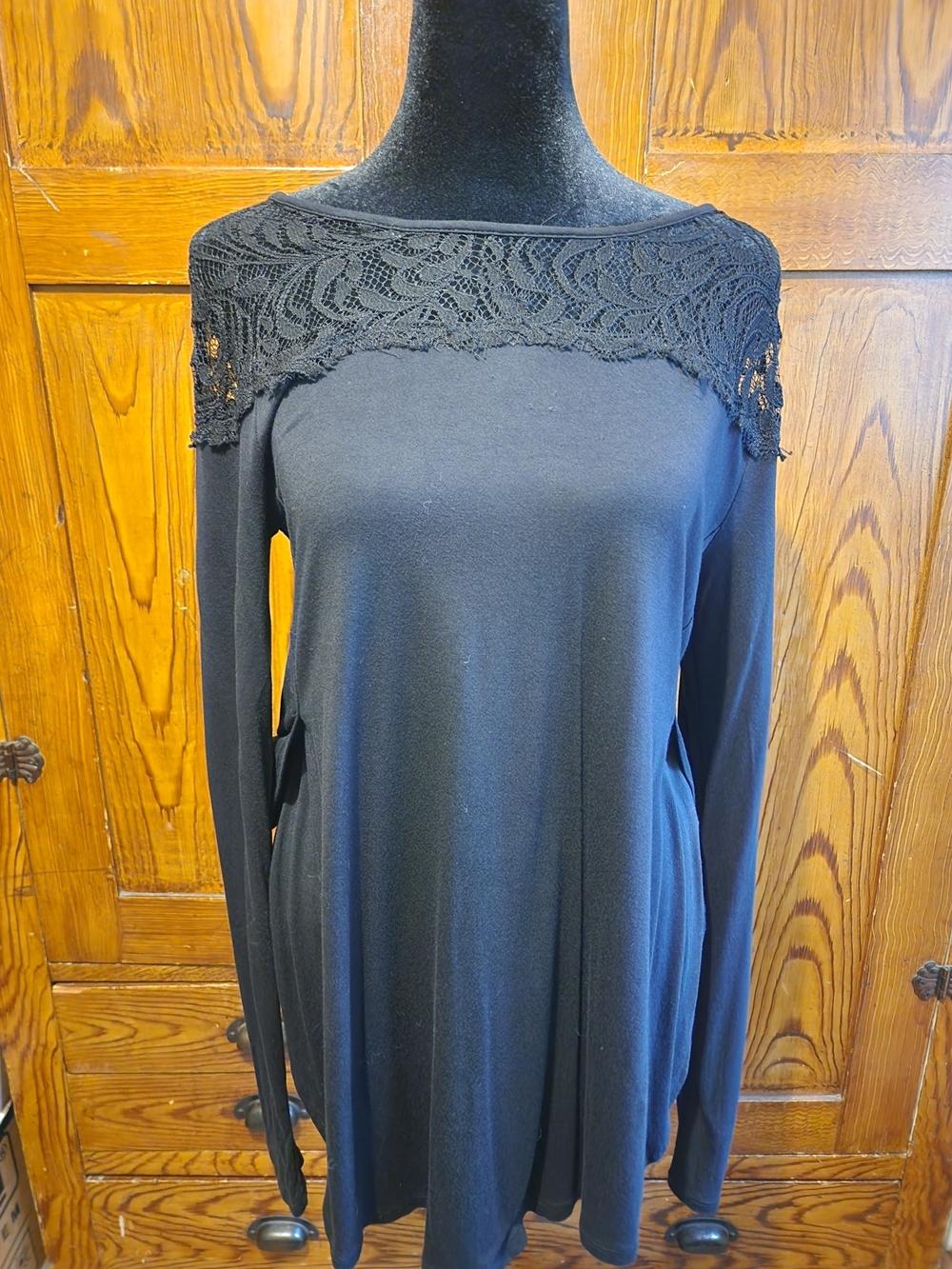 Black Lace Yoke Long-Sleeve Women's Tunic